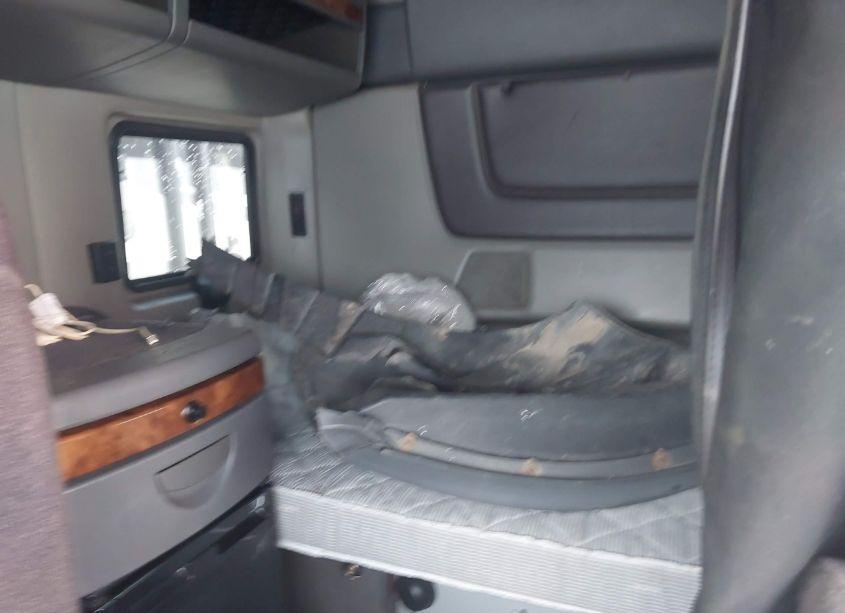 Photo 6 of 2018 International Lt (VIN 3HSDZTZR0JN400571)