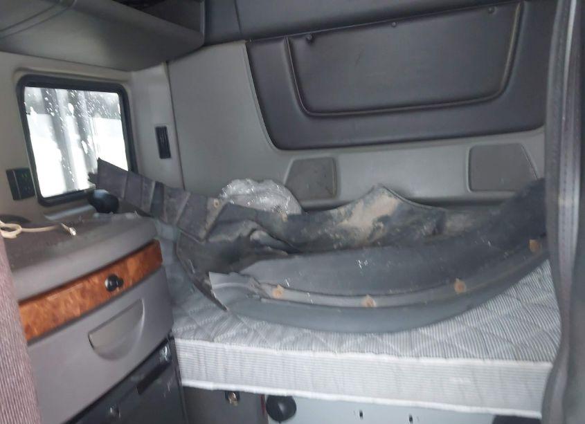 Photo 7 of 2018 International Lt (VIN 3HSDZTZR0JN400571)