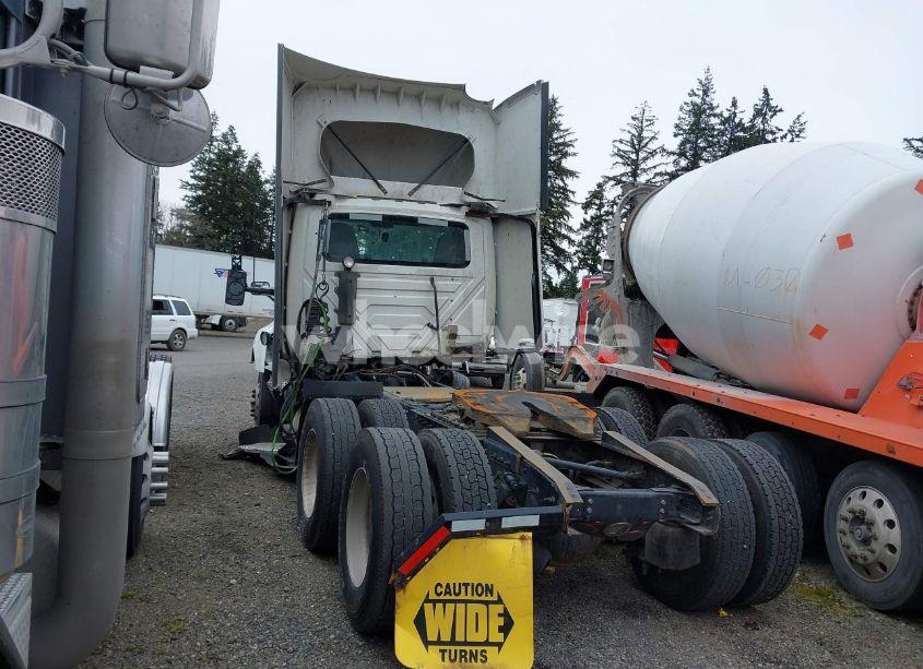 Photo 3 of 2021 International Lt (VIN 3HSDZTZR0MN466543)