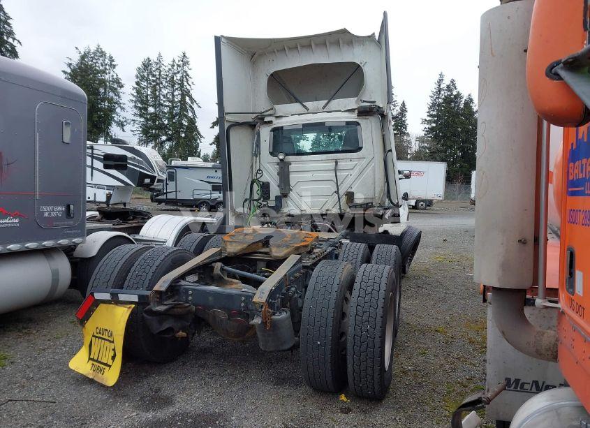 Photo 4 of 2021 International Lt (VIN 3HSDZTZR0MN466543)