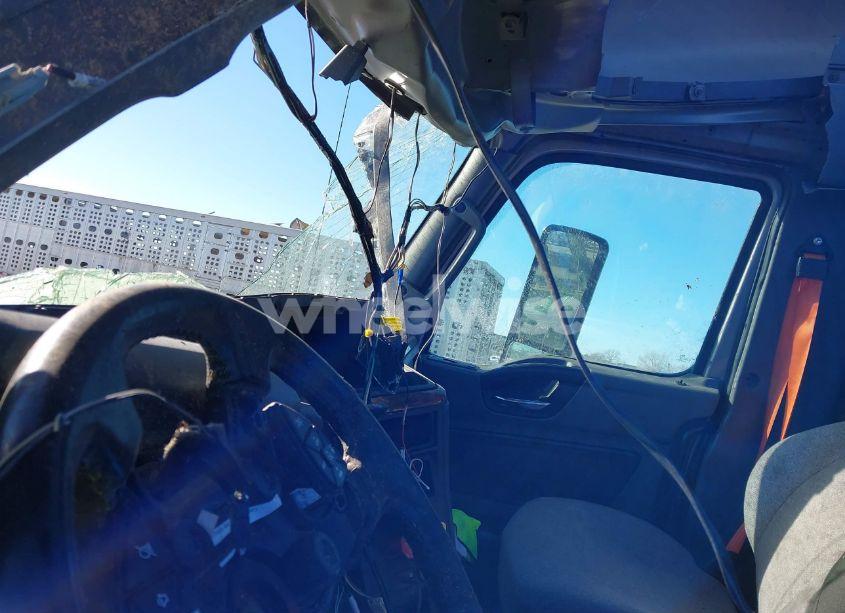 Photo 5 of 2019 International Lt (VIN 3HSDZTZR3KN639212)