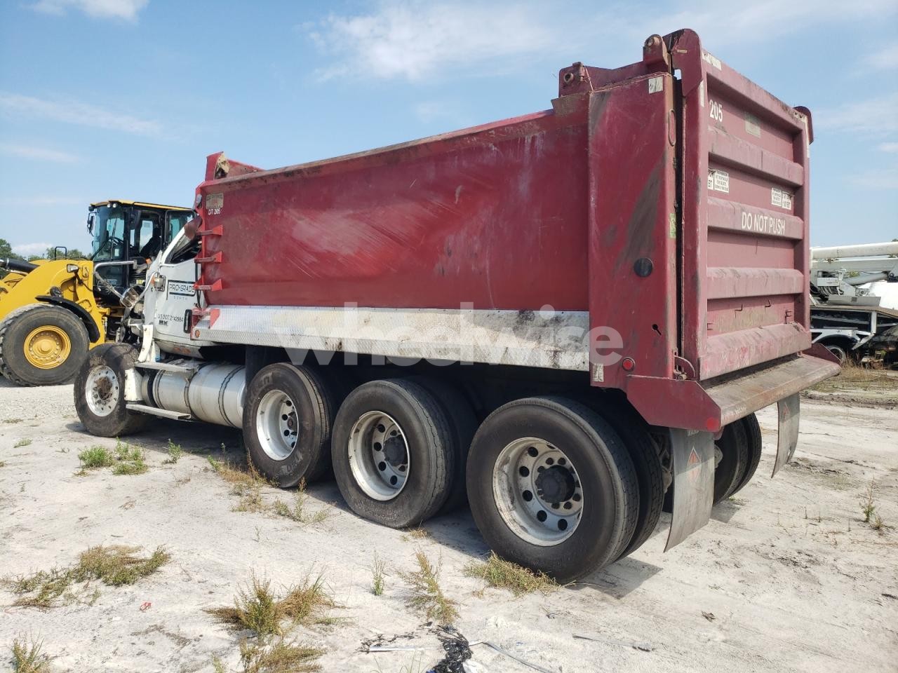 Photo 3 of 2021 INTERNATIONAL HX62F DUMP TRUCK (VIN 3HTDTAPT2MN540870)