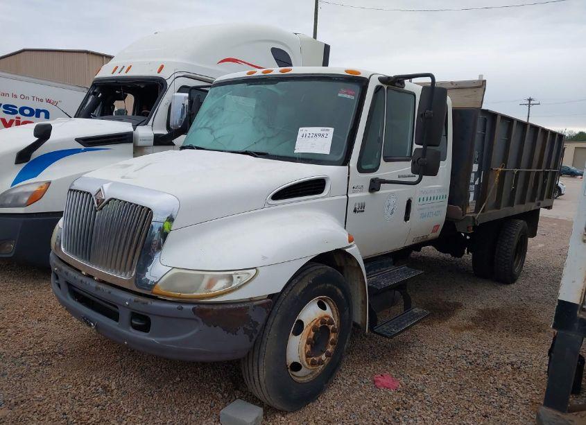Photo 2 of 2003 International 4000 4300 (VIN 3HTMMAAL73N583525)