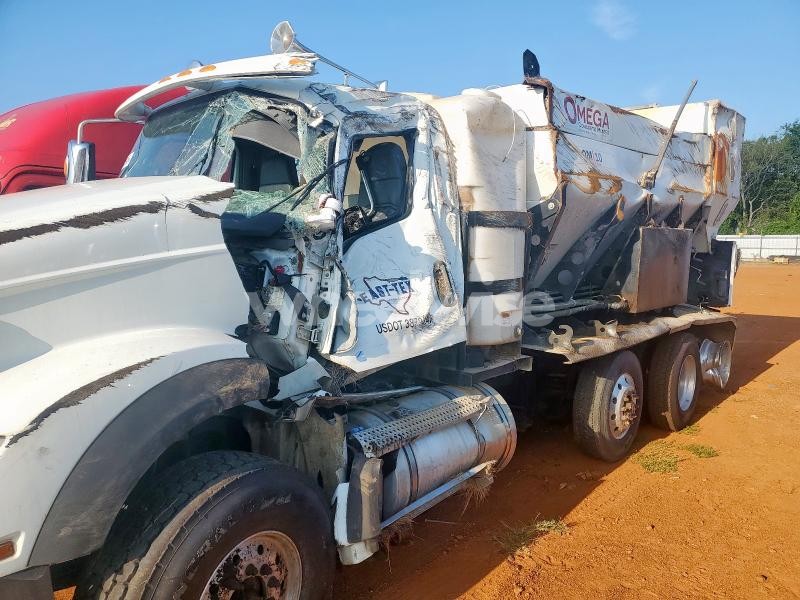 Photo 4 of 2022 INTERNATIONAL HX620 VOLUMERTIC READY MIX TRUCK (VIN 3HTPCAPT2NN268299)