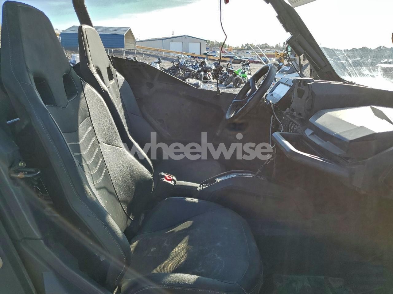 Photo 5 of 2024 CAN COMMANDER - utility vehicle (VIN 3JBACAX49RE000497)