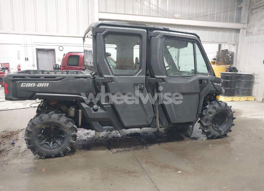 Photo 13 of 2022 Can-am Defender MAX (VIN 3JBUBAP47NK002941)