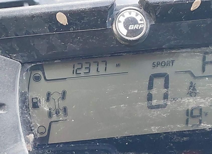 Photo 7 of 2021 Can-am Maverick X3 MAX RS TURBO R (VIN 3JBVKAW40MK000436)