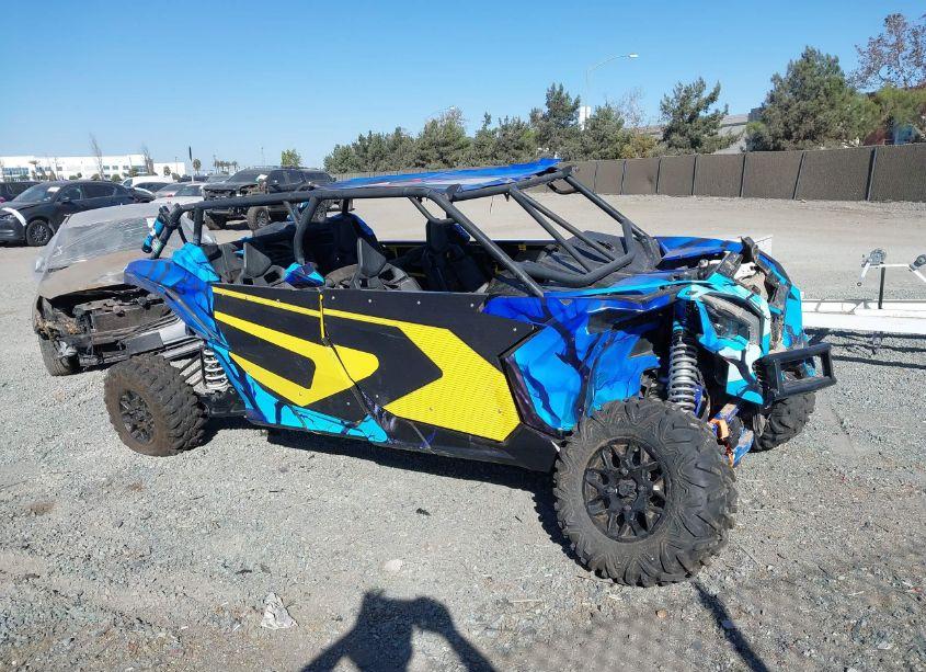 2017 Can-am Maverick X3 MAX X RS TURBO R (VIN 3JBVNAW23HK000913) main photo