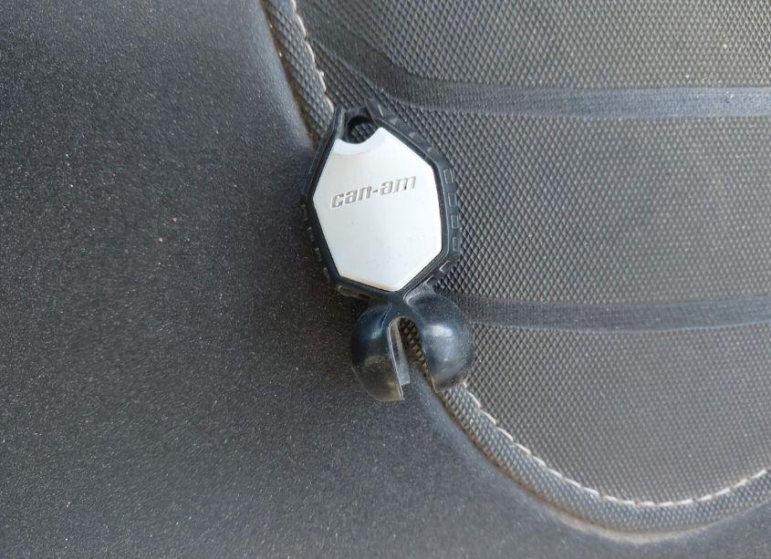 Photo 11 of 2017 Can-am Maverick X3 MAX X RS TURBO R (VIN 3JBVNAW23HK000913)