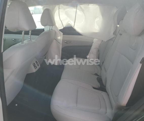 Photo 4 of 2025 HYUNDAI TUCSON SEL (VIN 3KMJB3DE8SE002673)