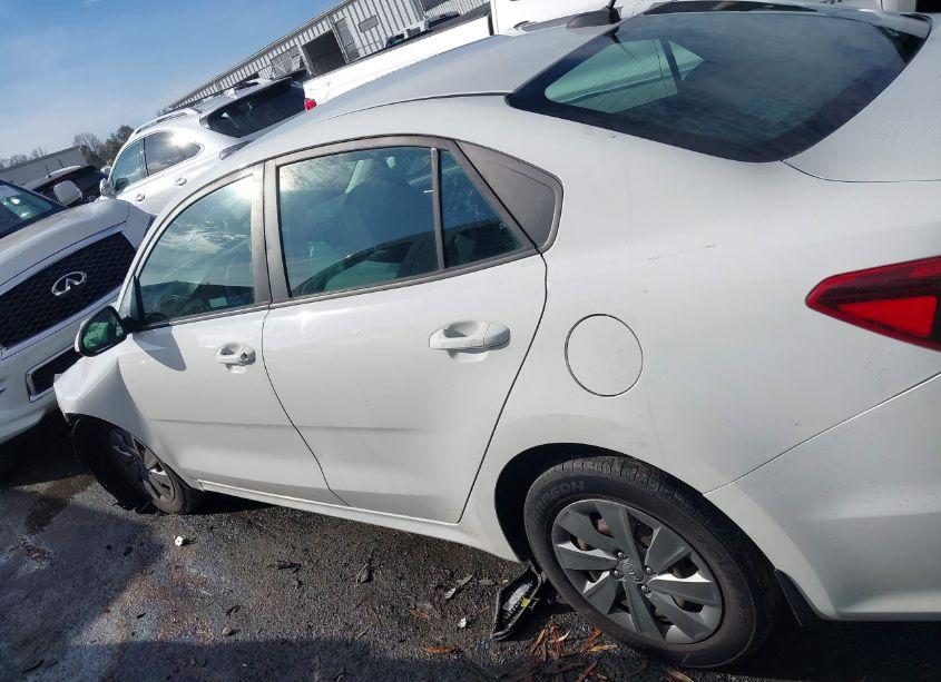 Photo 14 of 2019 Kia Rio S (VIN 3KPA24AB0KE182332)