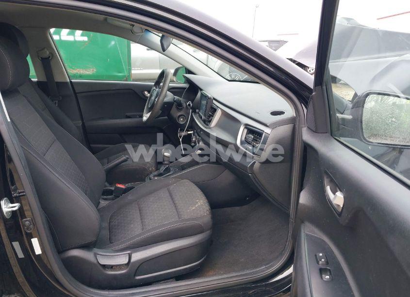 Photo 5 of 2019 Kia Rio S (VIN 3KPA24AB0KE188874)