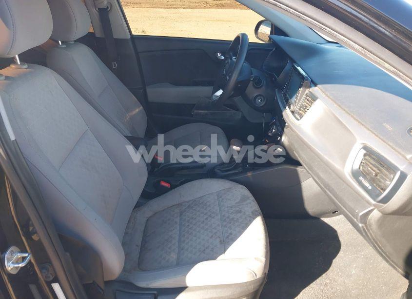 Photo 5 of 2019 Kia Rio S (VIN 3KPA24AB0KE214115)
