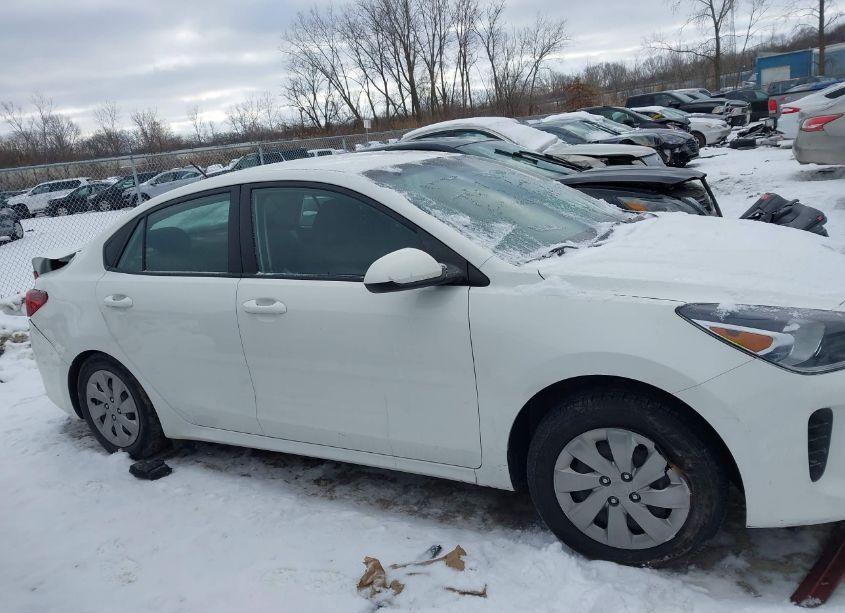 Photo 13 of 2019 Kia Rio S (VIN 3KPA24AB0KE215572)