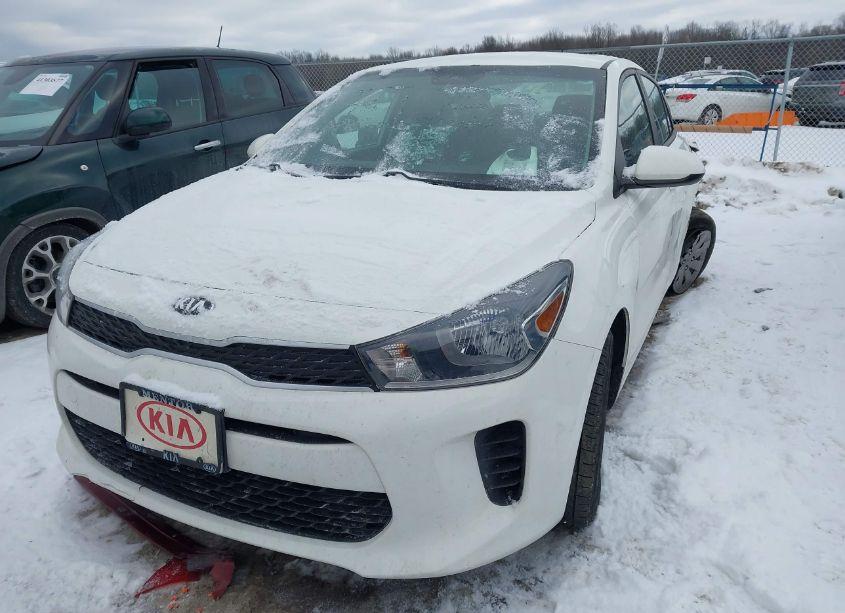 Photo 2 of 2019 Kia Rio S (VIN 3KPA24AB0KE215572)