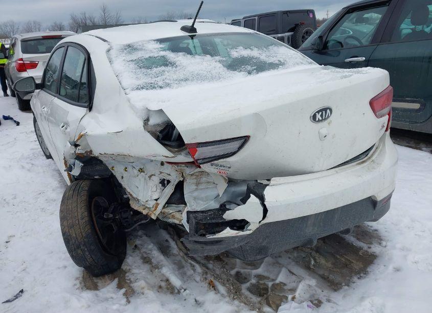 Photo 3 of 2019 Kia Rio S (VIN 3KPA24AB0KE215572)