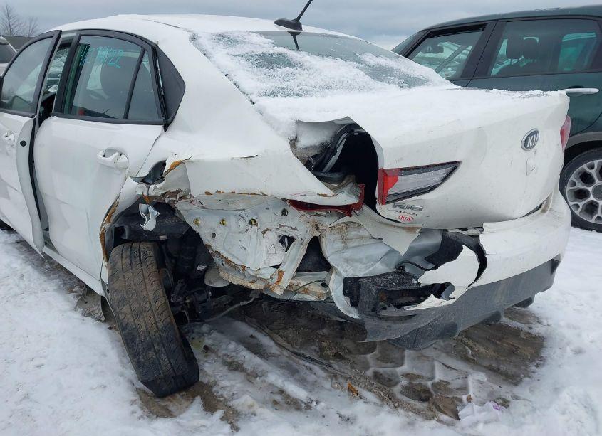 Photo 6 of 2019 Kia Rio S (VIN 3KPA24AB0KE215572)