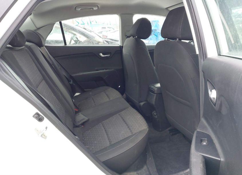 Photo 8 of 2019 Kia Rio S (VIN 3KPA24AB0KE215572)