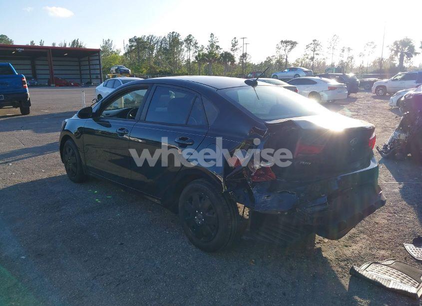 Photo 3 of 2019 Kia Rio LX (VIN 3KPA24AB0KE229925)