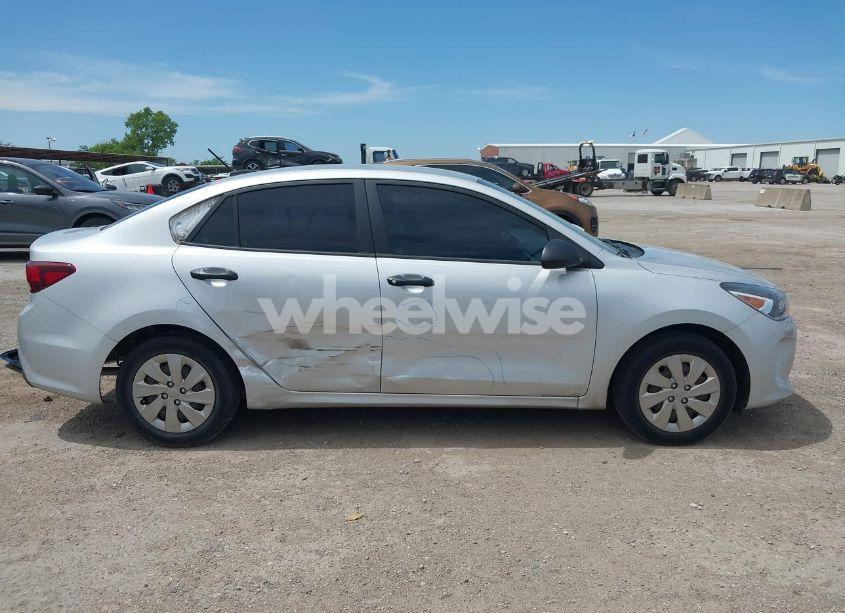Photo 13 of 2018 Kia Rio LX (VIN 3KPA24AB1JE070671)
