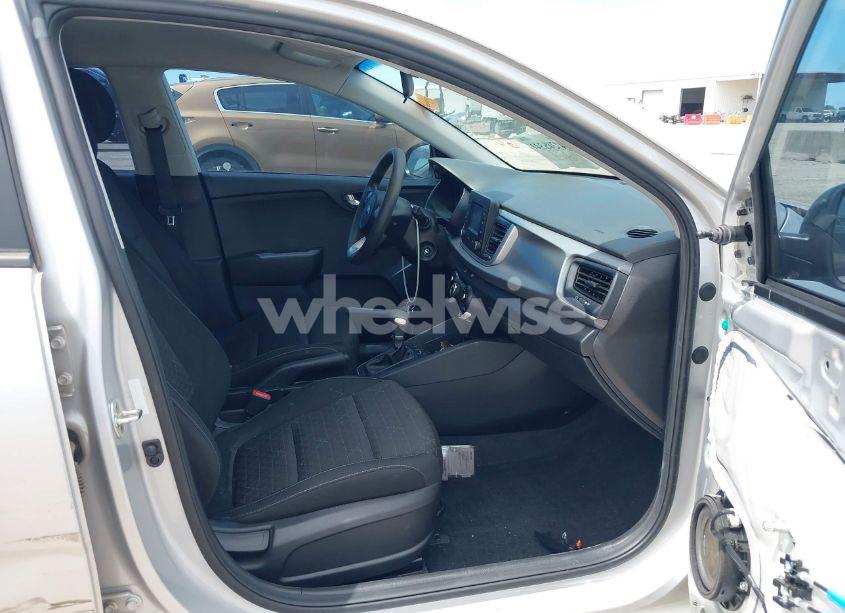 Photo 5 of 2018 Kia Rio LX (VIN 3KPA24AB1JE070671)