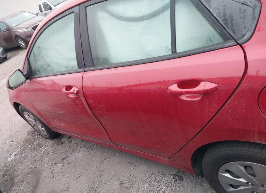 Photo 15 of 2019 Kia Rio S (VIN 3KPA24AB1KE160436)