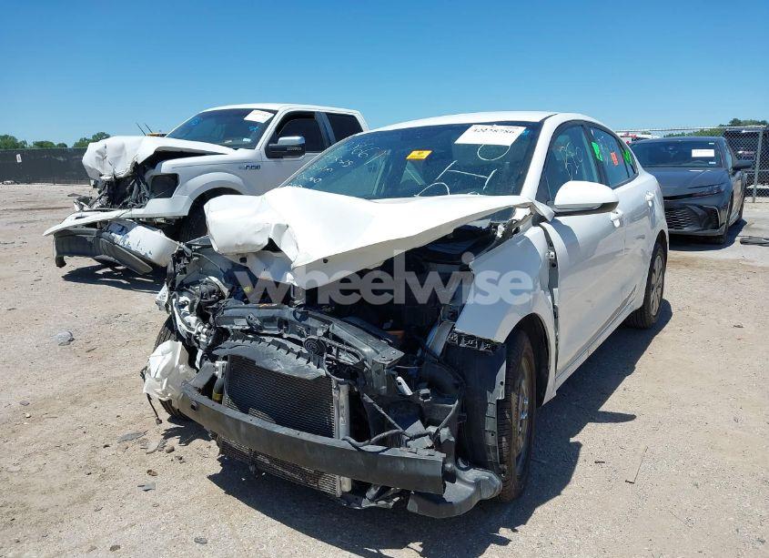 Photo 2 of 2019 Kia Rio LX (VIN 3KPA24AB1KE211207)