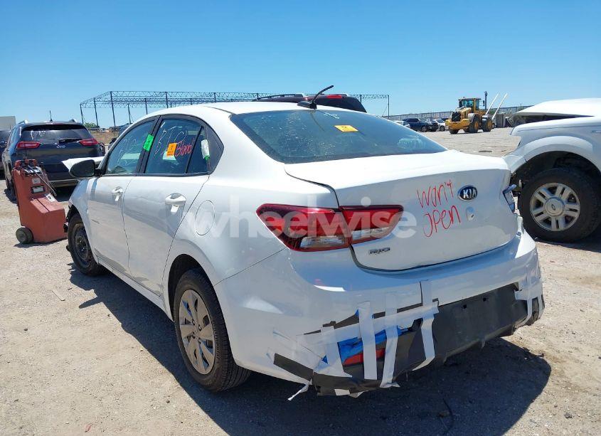 Photo 3 of 2019 Kia Rio LX (VIN 3KPA24AB1KE211207)