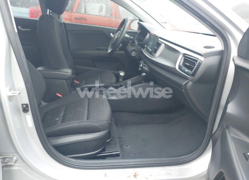 Photo 5 of 2019 Kia Rio S (VIN 3KPA24AB1KE213894)