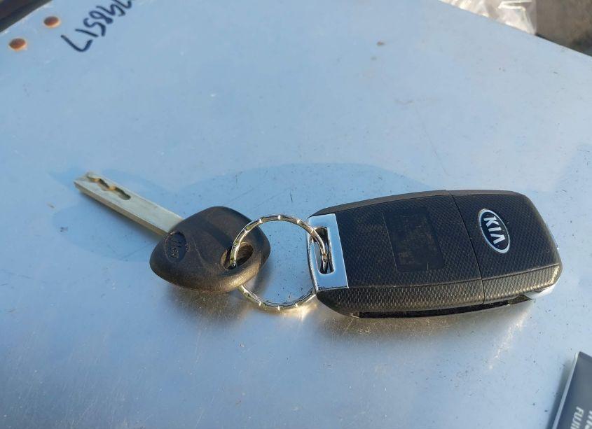 Photo 11 of 2019 Kia Rio S (VIN 3KPA24AB1KE215502)