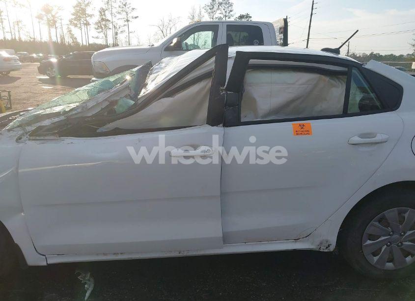 Photo 14 of 2019 Kia Rio S (VIN 3KPA24AB1KE242232)