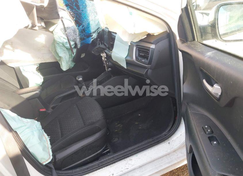 Photo 5 of 2019 Kia Rio S (VIN 3KPA24AB1KE242232)