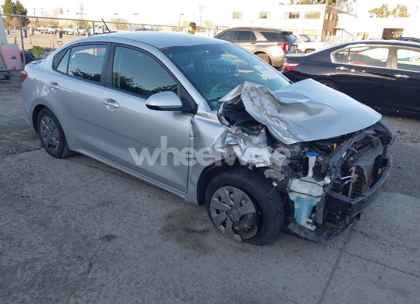 2019 Kia Rio S (VIN 3KPA24AB2KE247715) main photo