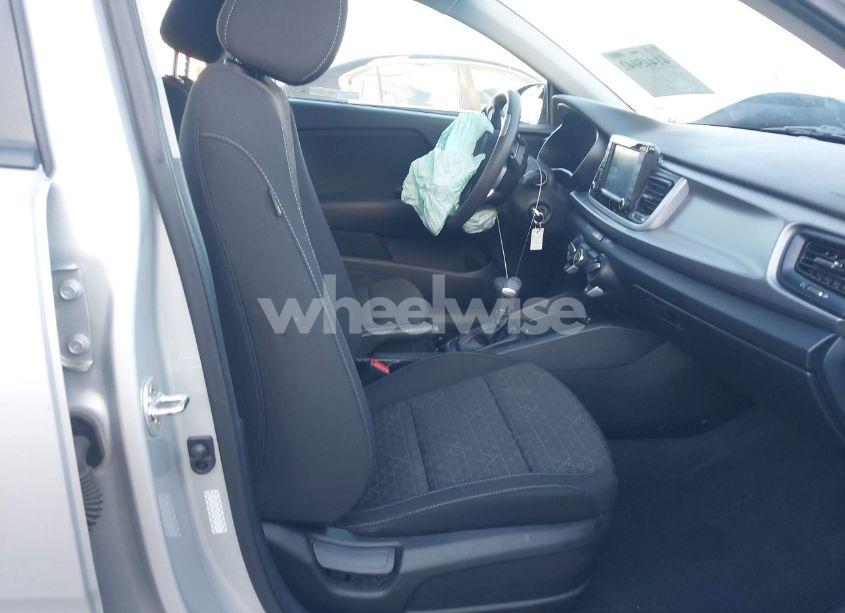 Photo 5 of 2019 Kia Rio S (VIN 3KPA24AB2KE247715)