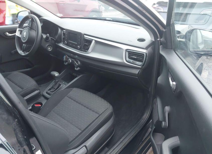 Photo 5 of 2018 Kia Rio LX (VIN 3KPA24AB3JE053595)