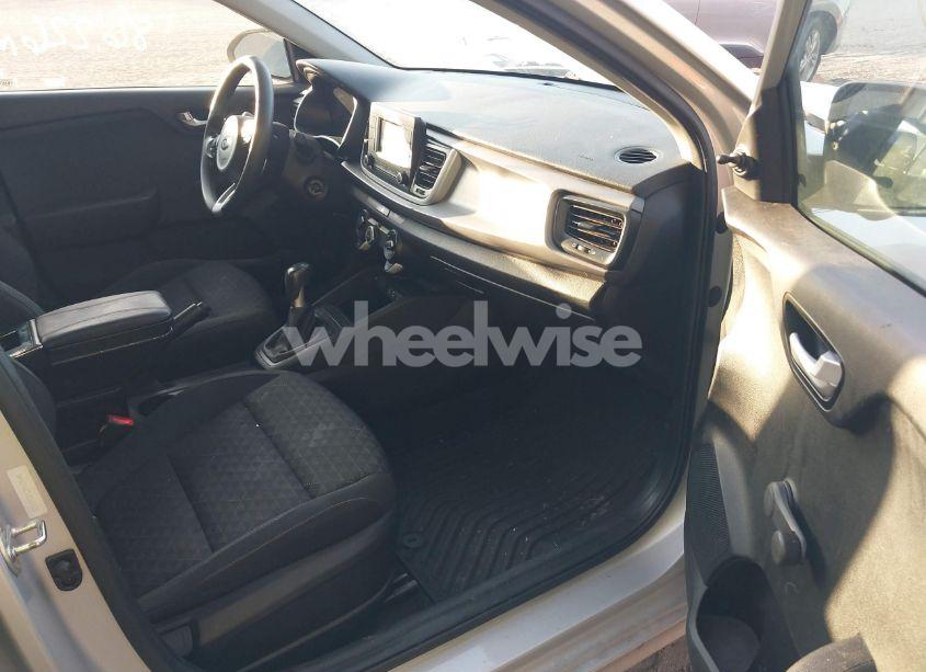 Photo 5 of 2018 Kia Rio LX (VIN 3KPA24AB3JE065925)