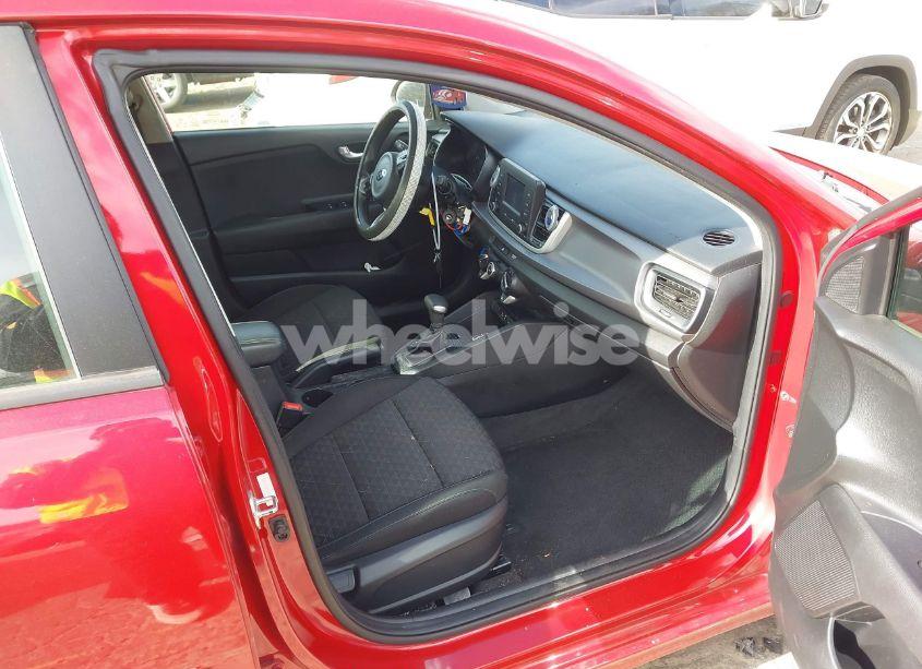 Photo 5 of 2018 Kia Rio S (VIN 3KPA24AB3JE067030)
