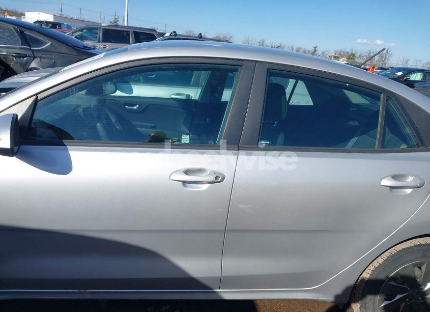 Photo 14 of 2019 Kia Rio LX (VIN 3KPA24AB3KE218904)