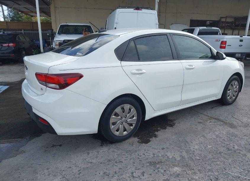Photo 4 of 2018 Kia Rio S (VIN 3KPA24AB4JE127249)