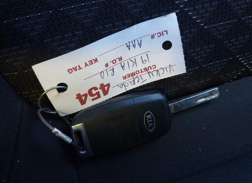 Photo 11 of 2019 Kia Rio S (VIN 3KPA24AB4KE157627)