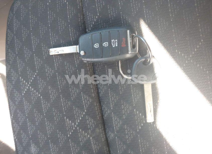 Photo 11 of 2019 Kia Rio S (VIN 3KPA24AB4KE172533)
