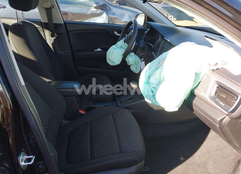 Photo 5 of 2019 Kia Rio S (VIN 3KPA24AB4KE218376)