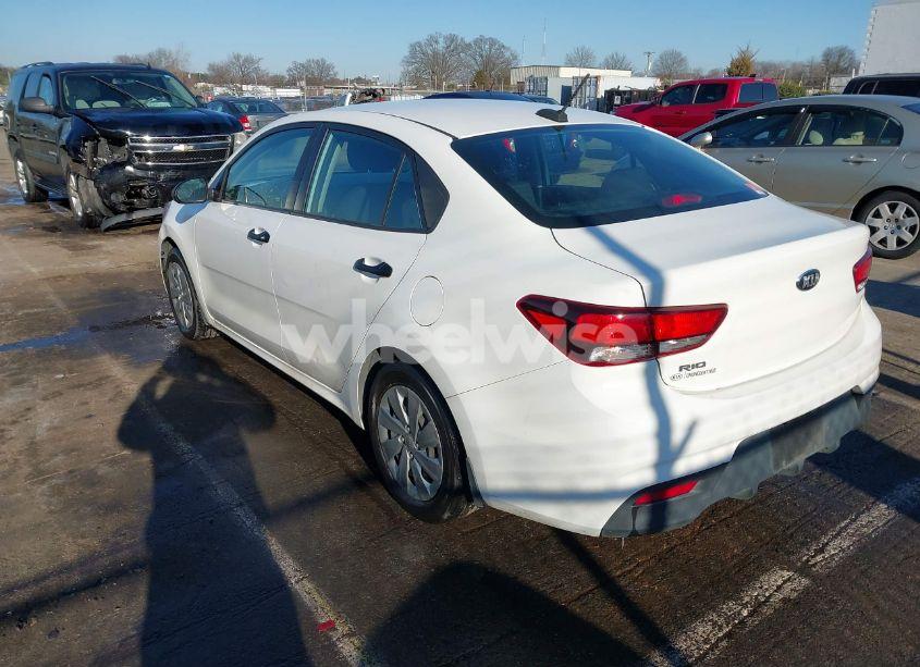 Photo 3 of 2018 Kia Rio LX (VIN 3KPA24AB5JE073069)