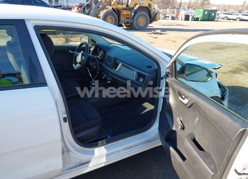 Photo 5 of 2018 Kia Rio LX (VIN 3KPA24AB5JE073069)