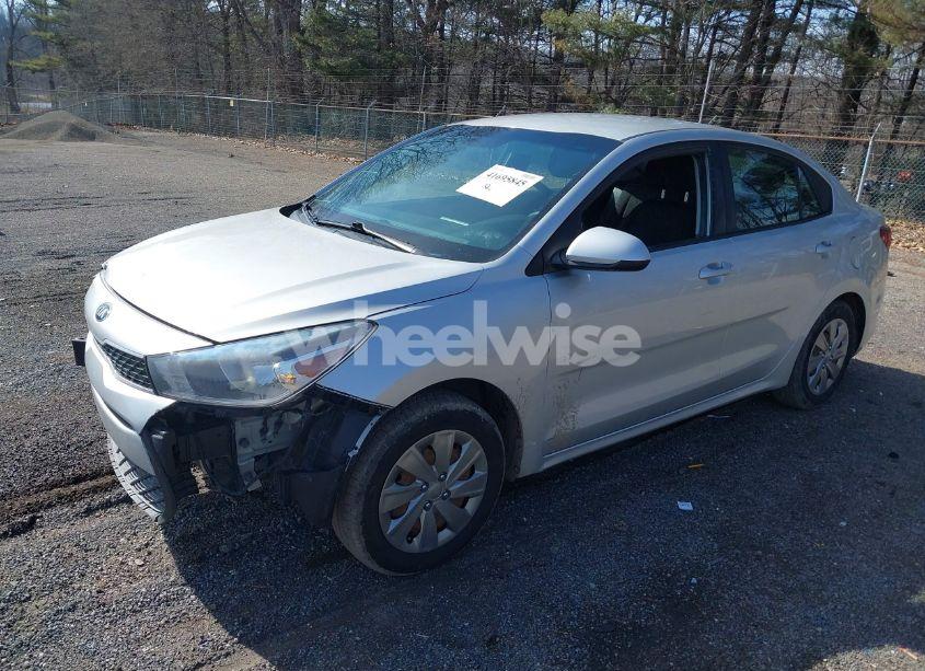 Photo 2 of 2019 Kia Rio S (VIN 3KPA24AB5KE158804)