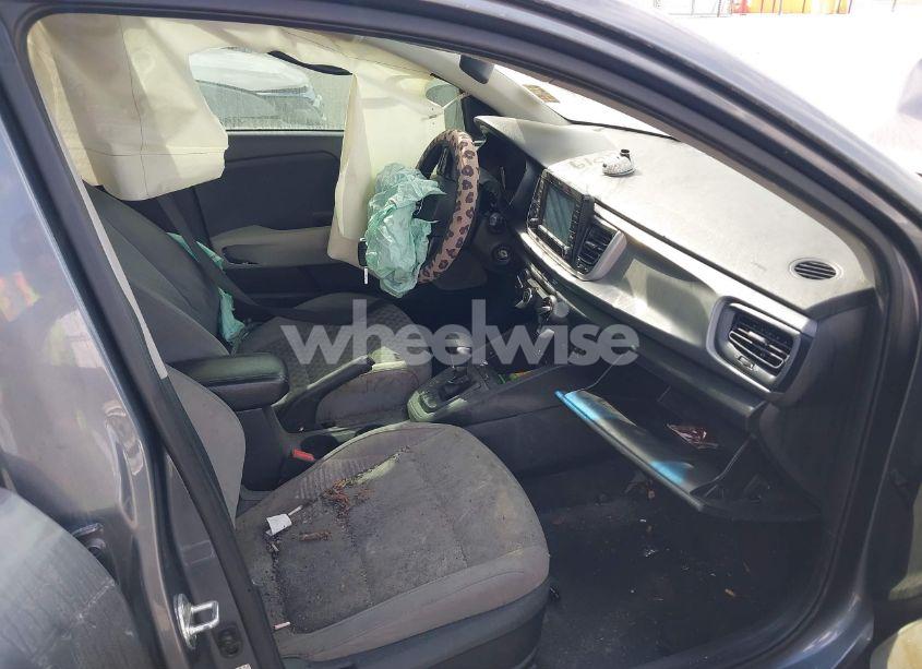 Photo 5 of 2019 Kia Rio S (VIN 3KPA24AB6KE246440)