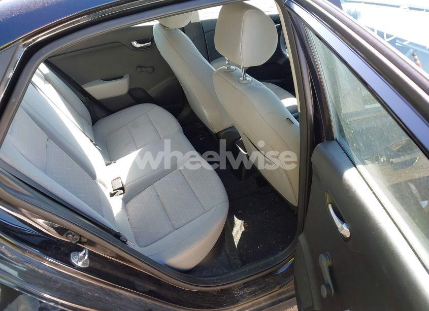 Photo 8 of 2018 Kia Rio LX (VIN 3KPA24AB7JE046861)