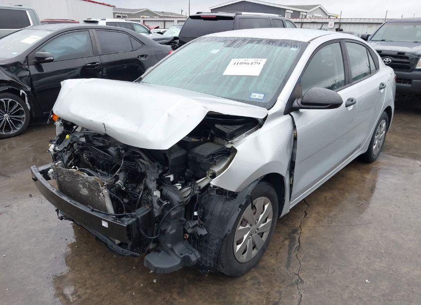 Photo 2 of 2018 Kia Rio LX (VIN 3KPA24AB7JE078578)