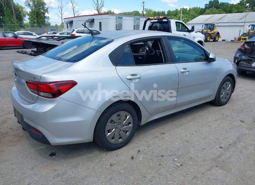 Photo 4 of 2019 Kia Rio S (VIN 3KPA24AB7KE215892)