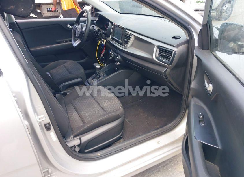 Photo 5 of 2019 Kia Rio S (VIN 3KPA24AB7KE215892)